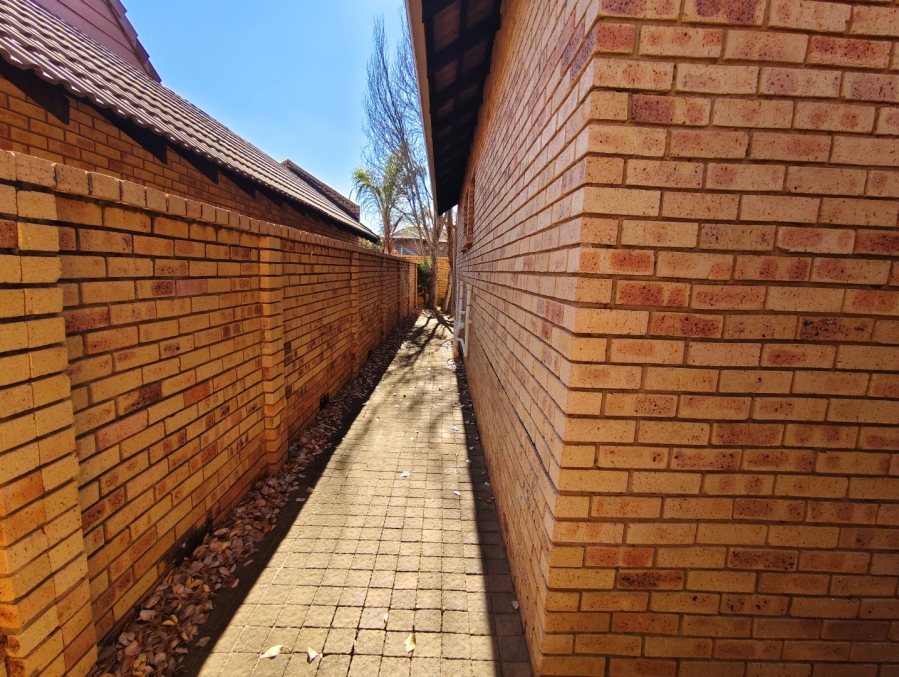 To Let 2 Bedroom Property for Rent in Pentagon Park Free State